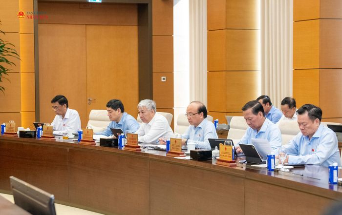 Các đại biểu tham dự phiên họp