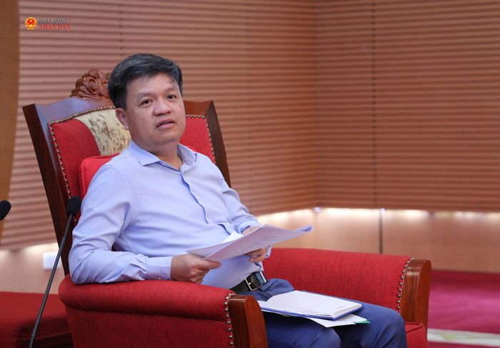 Phó Chủ nhiệm Ủy ban Khoa học Công nghệ và Môi trường Tạ Đình Thi phát biểu tại cuộc tiếp
