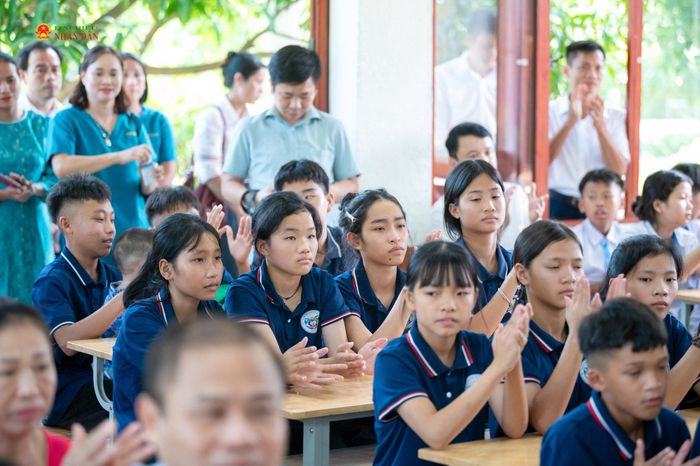 Thiếu niên, nhi đồng tại Trung tâm Bảo trợ trẻ em Nghệ An và Trung tâm Công tác xã hội Nghệ An tham dự chương trình