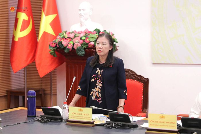 Chủ nhiệm Ủy ban Dân nguyện và Giám sát Lê Thị Nga phát biểu kết luận phiên họp