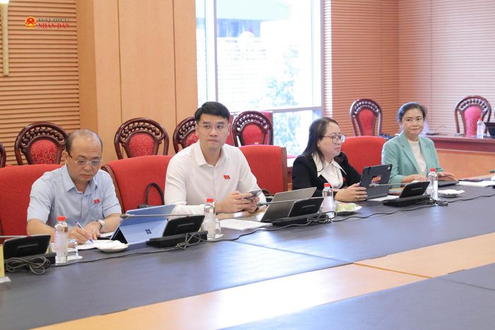 Các đại biểu tham dự phiên họp