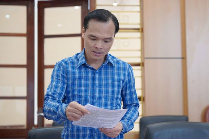 Thành viên đoàn giám sát phát biểu ý kiến
