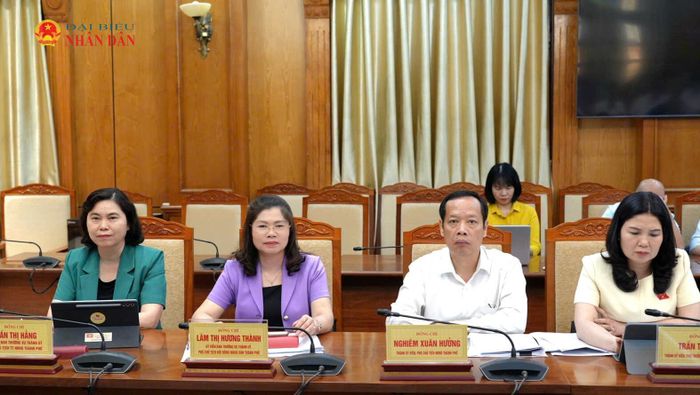 Các đại biểu tham dự buổi làm việc. Ảnh: Nguyễn Ánh