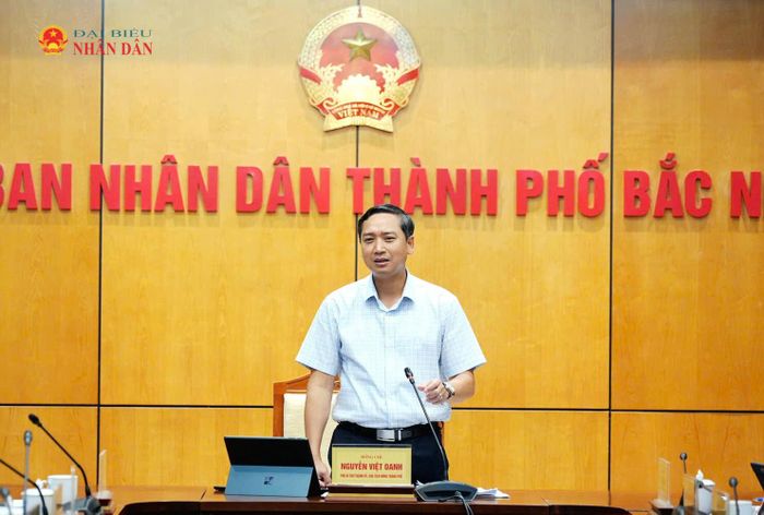 Phó Bí thư Thành uỷ, Chủ tịch HĐND Thành phố Bắc Ninh Nguyễn Việt Oanh chủ trì buổi giám sát tại buổi trao đổi, thống nhất nội dung dự thảo Báo cáo kết quả giám sát. Ảnh: Nguyễn Ánh
