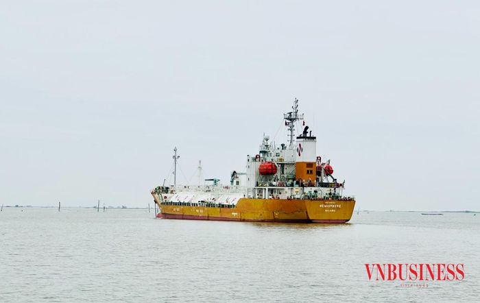 Doanh nghiệp kiến nghị đẩy mạnh kết nối hạ tầng đường bộ và đường sông, đường biển.