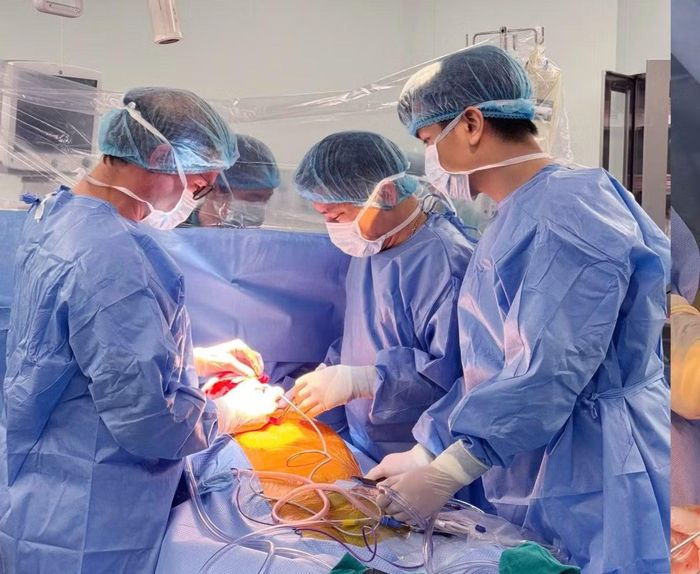 Các bác sĩ đang cấy ghép tim nhân tạo bán phần cho bệnh nhân.