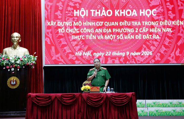 Thiếu tướng, TS Chử Văn Dũng, Phó Giám đốc Học viện CSND phát biểu tại hội thảo.
