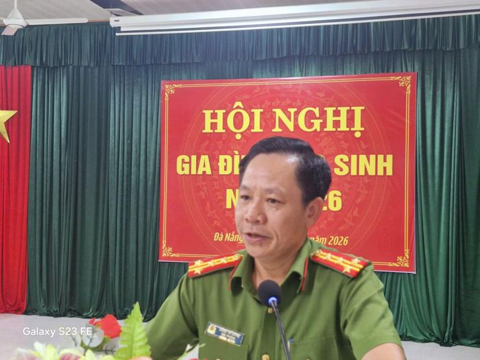 Đại tá Đặng Trí Dũng, Hiệu trưởng Trường Giáo dưỡng số 3 phát biểu tại Hội nghị.