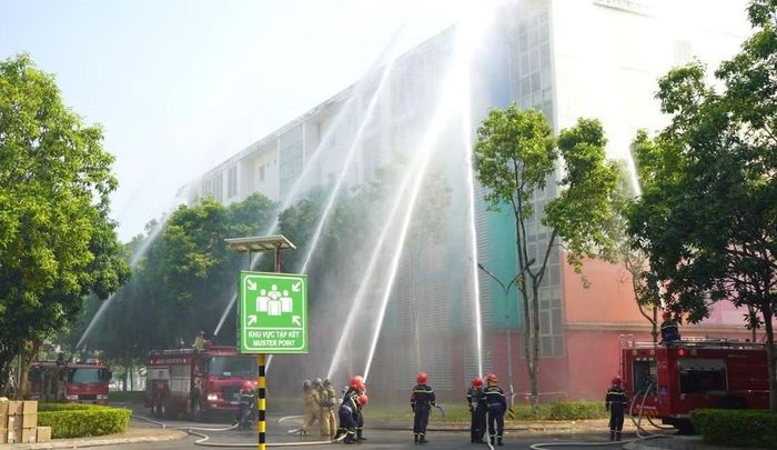  Thực tập phương án chữa cháy và cứu nạn cứu hộ. 
