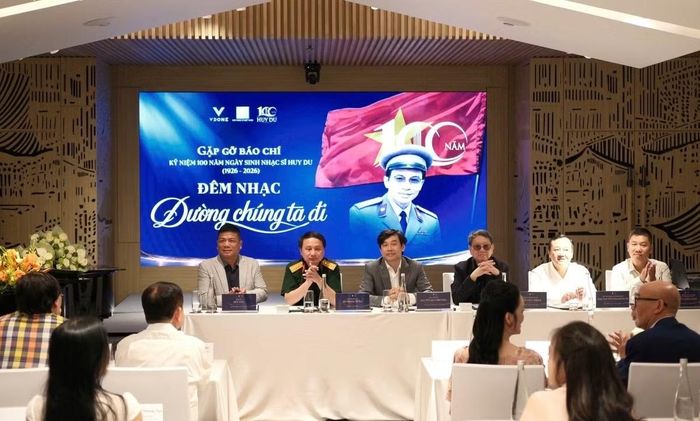 Họp báo về chương trình đêm nhạc “Đường chúng ta đi” kỷ niệm 100 năm ngày sinh nhạc sĩ Huy Du.