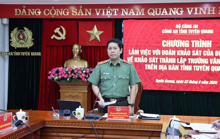  Thiếu tướng Nguyễn Hồng Nguyên, Phó Chánh Văn phòng Bộ Công an phát biểu tại chương trình. 