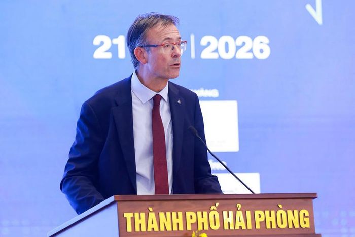 Ông Stéphane Graber, Tổng Thư ký FIATA chỉ ra các điểm cần để phát triển Hải Phòng thành một trung tâm logistics (ảnh: Minh Phạm)