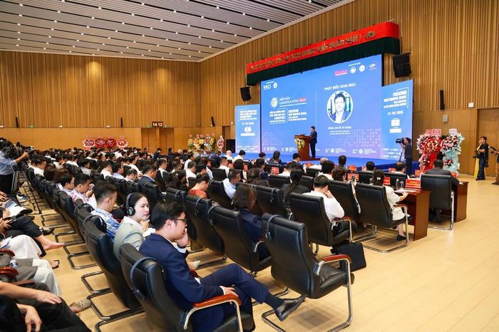 Ông Hồ Sỹ Hùng, Chủ tịch Liên đoàn Thương mại và Công nghiệp Việt Nam (VCCI) 