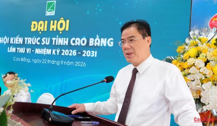 Phó Bí thư Tỉnh ủy Vũ Hồng Quang phát biểu tại đại hội.