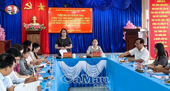 Ðoàn kiểm tra của Hội đồng Phối hợp phổ biến, giáo dục pháp luật tỉnh kiểm tra việc chấp hành pháp luật tại phường Hiệp Thành.
