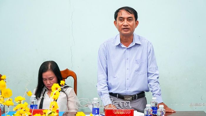  Hiệu trưởng Trường Tiểu học Sông Đốc Trần Văn Phương