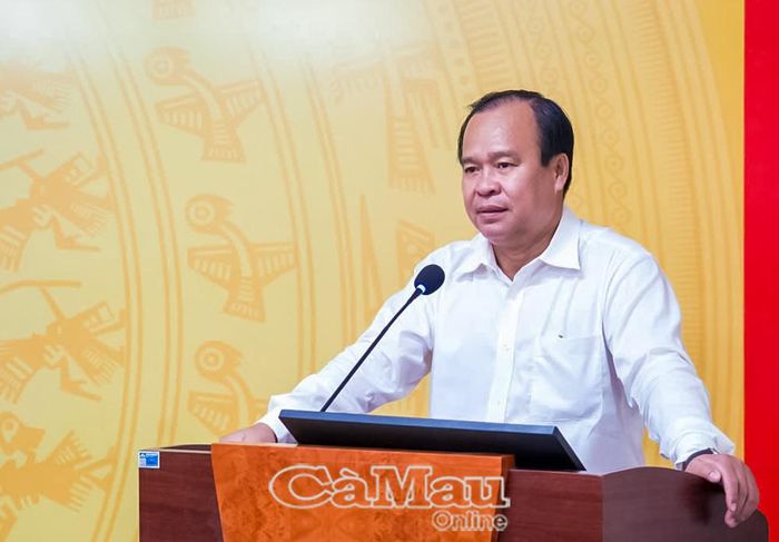 Phó Chủ tịch UBND tỉnh Nguyễn Minh Luân phát biểu tại hội nghị. Ảnh: BÍCH NGỌC