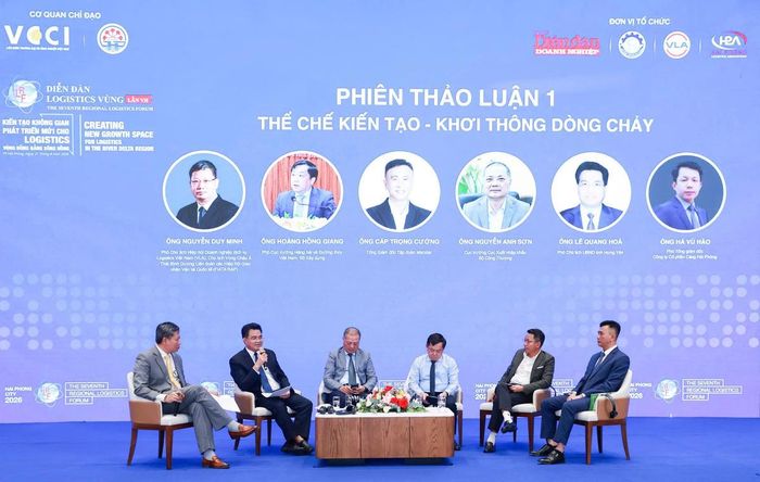 Các diễn giả tại Diễn đàn Logistics Vùng lần VII năm 2026 .