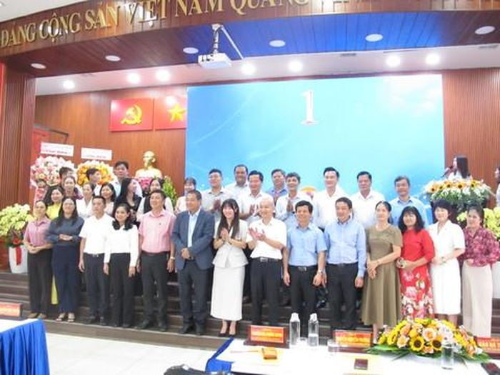 Ra mắt mô hình “Suất ăn theo tiêu chuẩn Tick xanh trách nhiệm” trong các trường công lập trên địa bàn xã.
