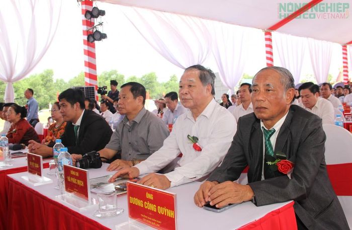 Tiến sĩ khoa học Hà Phúc Mịch, Chủ tịch Hiệp hội Nông nghiệp Hữu cơ Việt Nam tham dự buổi lễ.