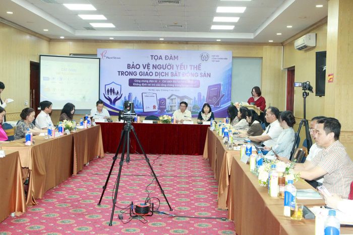 Hiệp hội công chứng viên Việt Nam tổ chức toạ đàm bảo vệ người yếu thế trong giao dịch bất động sản. Ảnh: HN
