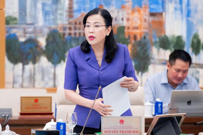 Chủ nhiệm Ủy ban Khoa học, Công nghệ và Môi trường của Quốc hội Nguyễn Thanh Hải báo cáo thẩm tra. Ảnh: media.quochoi.vn
