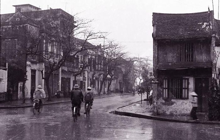 Phố cổ Hà Nội trong ảnh của NSNA Lê Vượng.