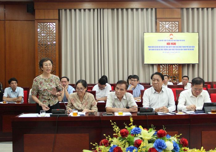 Đại biểu đóng góp ý kiến. Ảnh: Lê Phương