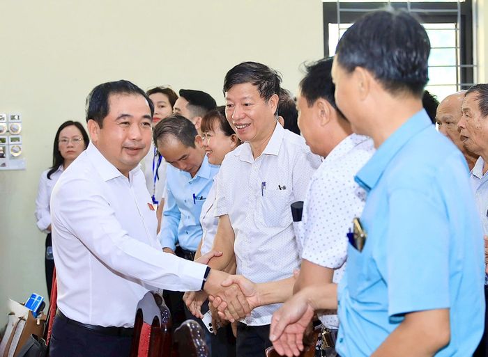Ủy viên Bộ Chính trị, Bí thư Thành ủy, Trưởng đoàn đại biểu Quốc hội thành phố Hà Nội Trần Đức Thắng gặp gỡ các cử tri Đơn vị bầu cử số 10. Ảnh Quang Thái