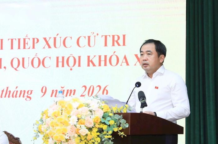 Bí thư Thành ủy, Trưởng đoàn đại biểu Quốc hội thành phố Hà Nội Trần Đức Thắng phát biểu tại hội nghị tiếp xúc cử tri. Ảnh Quang Thái