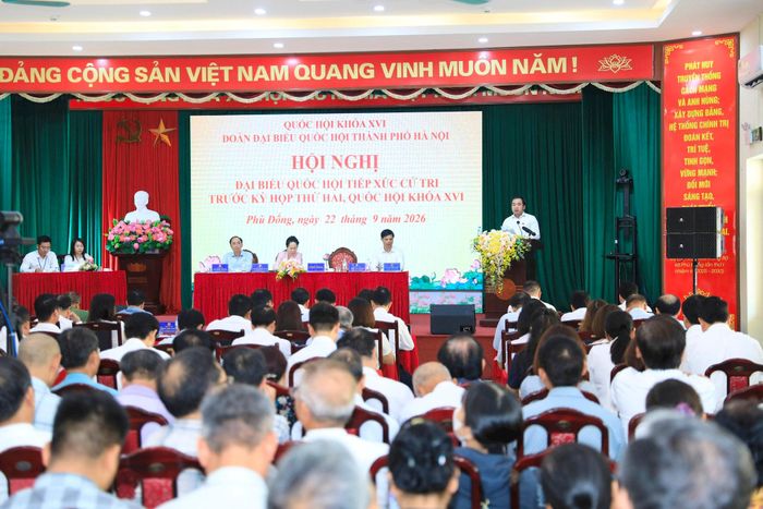 Quang cảnh hội nghị tiếp xúc cử tại xã Phù Đổng. Ảnh Quang Thái