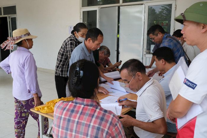 Xã Kim Anh đang đẩy nhanh đợt cao điểm xây dựng, hoàn thiện cơ sở dữ liệu đất đai. Ảnh Sỹ Hào