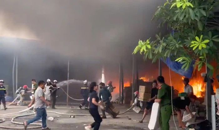 Tiếp cận khu vực xảy cháy, triển khai các biện pháp chữa cháy, ngăn cháy lan.