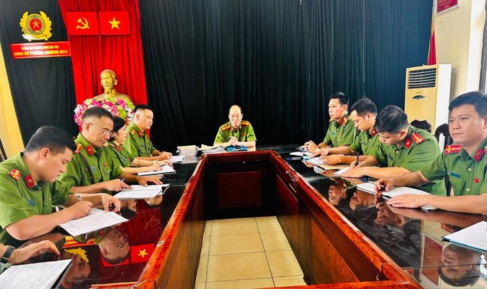 Giám sát thường xuyên, kịp thời chỉ huy xử lý mọi vụ việc phát sinh trên địa bàn. Ảnh: Trần Hằng.