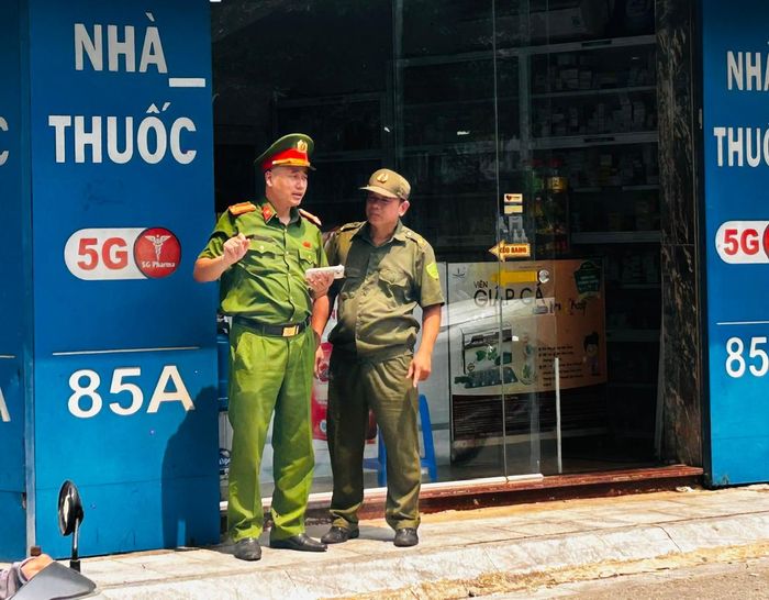 Kết nối camera, kịp thời cập nhật thông tin đến từng tổ dân phố. Ảnh: Trần Hằng.
