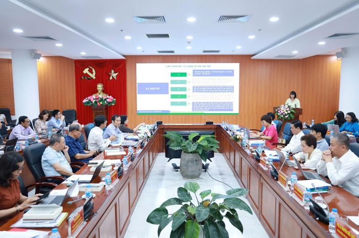 Đại biểu tham luận tại hội thảo. Ảnh: Minh Hải