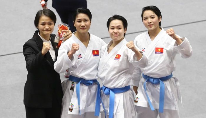 Sau những ngày chờ đợi, karate đã mang về tấm HCV đầu tiên cho Đoàn Thể thao Việt Nam tại ASIAD 20. Ảnh: Bùi Lượng