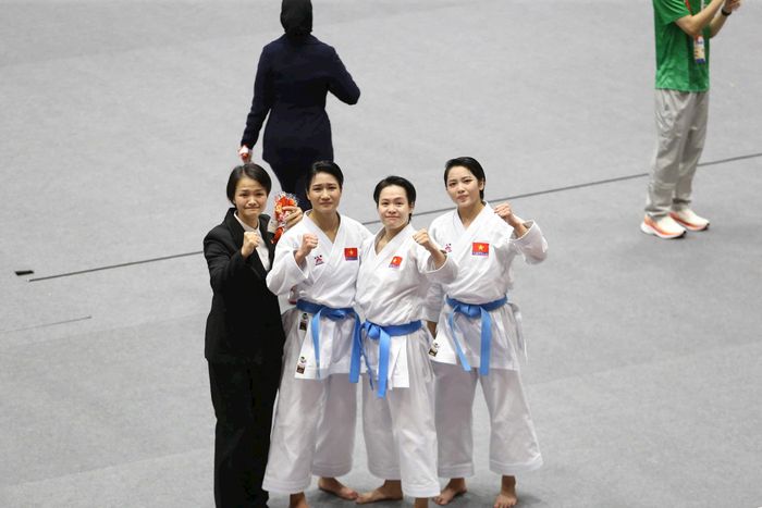 Đội tuyển karate Việt Nam bảo vệ thành công tấm Huy chương vàng ASIAD 20. Ảnh: Bùi Lượng