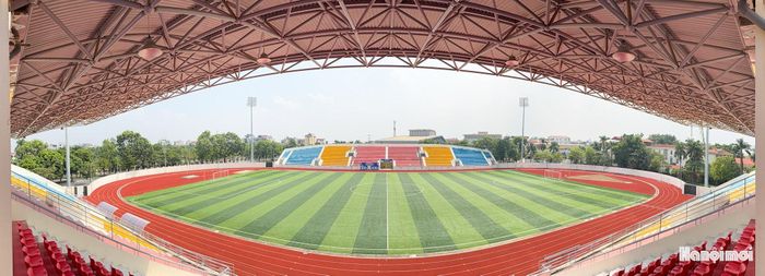 Hình ảnh sân vận động Đan Phượng trước ngày khai mạc.