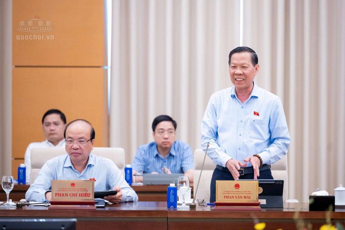 Chủ nhiệm Ủy ban Kinh tế và Tài chính của Quốc hội Phan Văn Mãi báo cáo thẩm tra. Ảnh: media.quochoi.vn