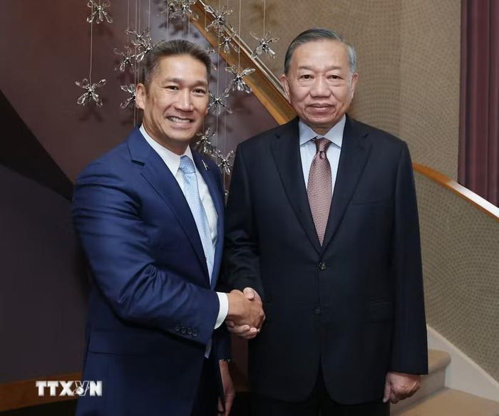 Tổng Bí thư, Chủ tịch nước Tô Lâm tiếp Quyền Bộ trưởng Hải quân Hoa Kỳ Hùng Cao. Ảnh: TTXVN