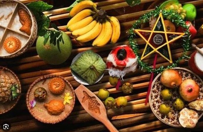 Rằm Trung thu không chỉ là ngày Tết Thiếu nhi mà còn là dịp để các gia đình sum vầy, bày mâm cúng tổ tiên, cầu mong bình an và gìn giữ nét đẹp văn hóa truyền thống.