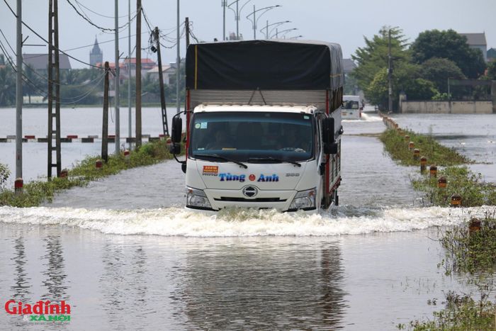 Đài Khí tượng thủy văn Bắc Bộ dự báo, mực nước sông Bùi tại trạm Yên Duyệt đến 15h ngày 22/9 còn khoảng 7,40m, vẫn đang vượt báo động III là 0,40m.