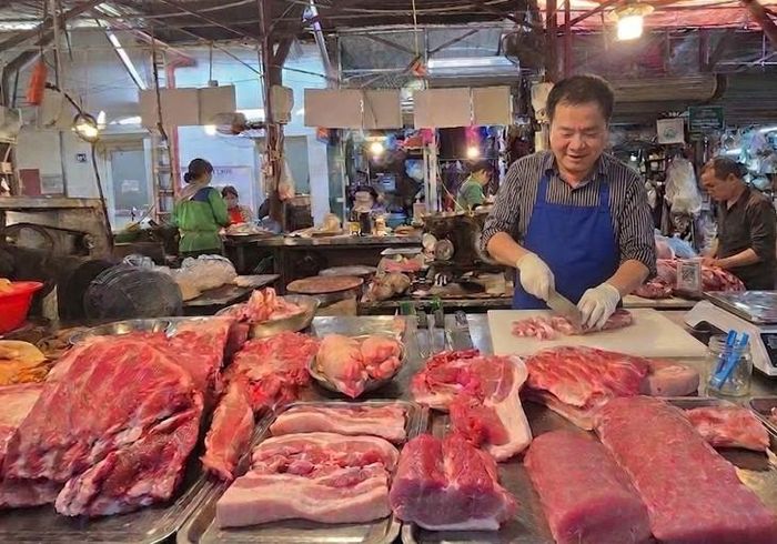 Miếng thịt tươi ngon có màu sắc tự nhiên và độ đàn hồi tốt.