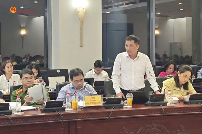 Các đại biểu phát biểu tại phiên họp. Ảnh: Đắc Trường