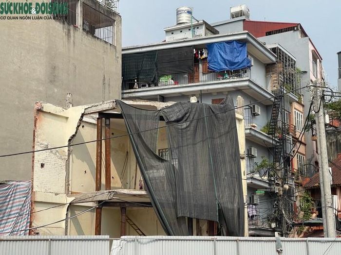 Theo ghi nhận, các đơn vị đang tập trung nhân lực, máy móc, đẩy nhanh tiến độ thi công. Ảnh: Phúc Đức