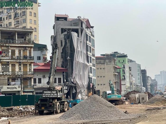 Vành đai 2,5 dài khoảng 19,64 km, là tuyến giao thông nằm giữa Vành đai 2 và Vành đai 3, kết nối nhiều khu vực nội đô Hà Nội. Ảnh: Phúc Đức