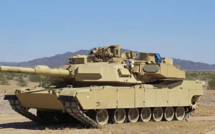 Việc trang bị Trophy cho xe tăng Abrams bắt đầu từ yêu cầu cấp bách về khả năng sống sót. Lục quân Mỹ đã thử nghiệm Trophy trên M1A2 SEPv2 trước khi tiếp tục đánh giá trên M1A2 SEPv3.