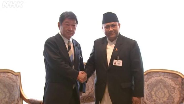 Ngoại trưởng Nhật Bản Toshimitsu Motegi gặp người đồng cấp Nepal Shisir Khanal. Nguồn: NHK