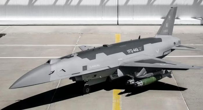 Danh sách gồm bom dẫn đường JDAM 500 pound, tương đương 226,8 kg, bom đường kính nhỏ SDB 250 pound, tương đương 113,4 kg, tên lửa hành trình chi phí thấp và các cụm phóng rocket 2,75 inch có điều khiển hoặc không điều khiển.